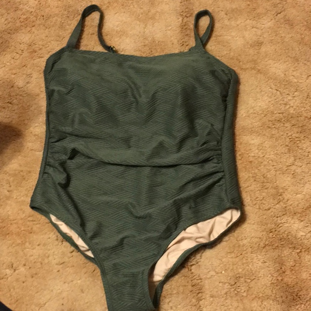 Kona Sol one piece Bathing Suit. Size 18. Hunter Green
